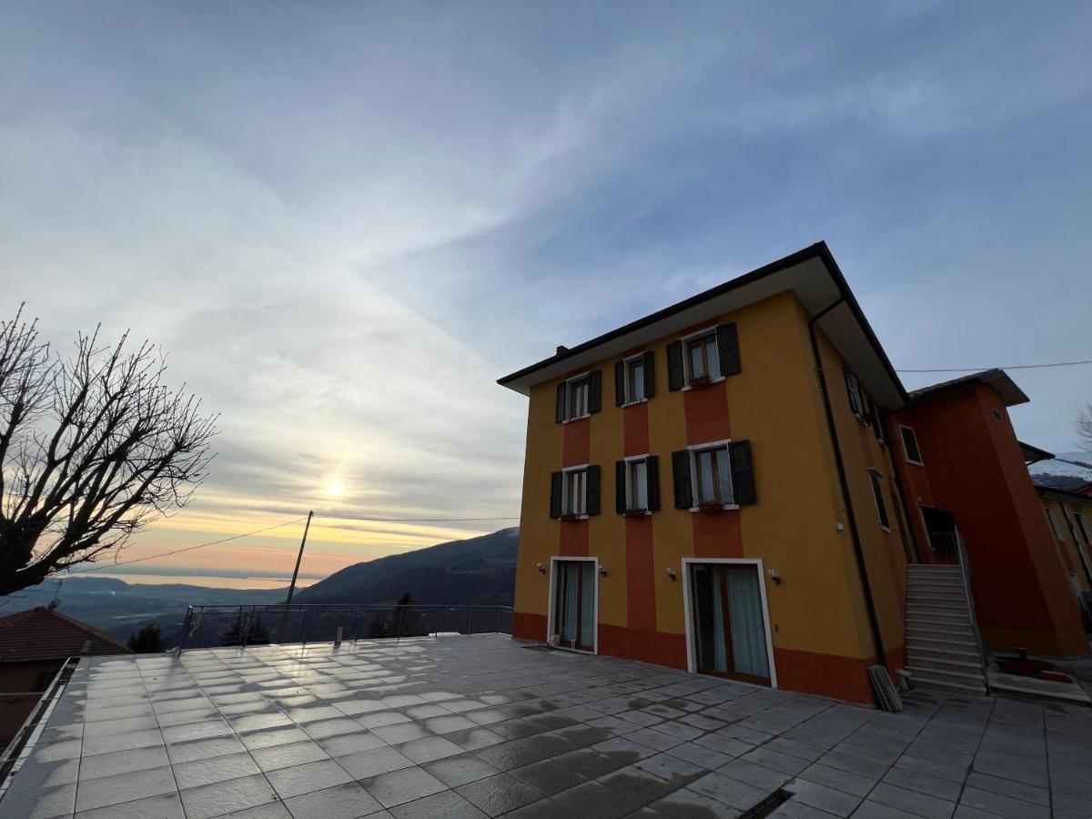 Hotel Belvedere Spiazzi Di Caprino Exterior photo